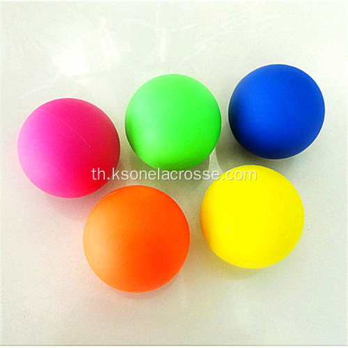 lacrosse ball ลูกบอลลาครอสจำนวนมาก